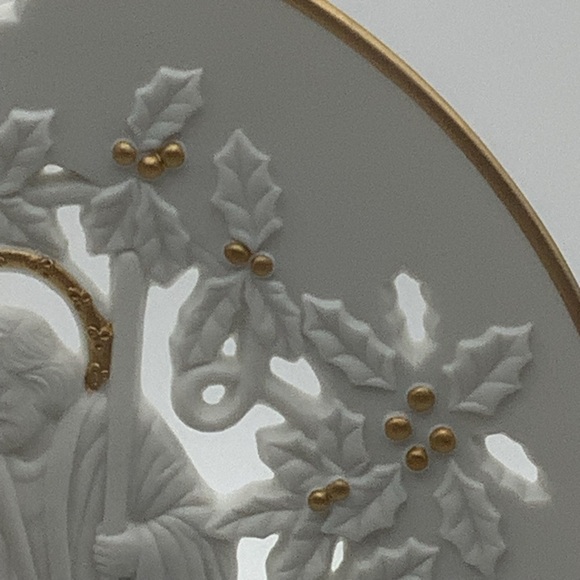 Vintage Lenox Bisque Porcelain Holy Family Christmas Plate - Picture 3 of 14